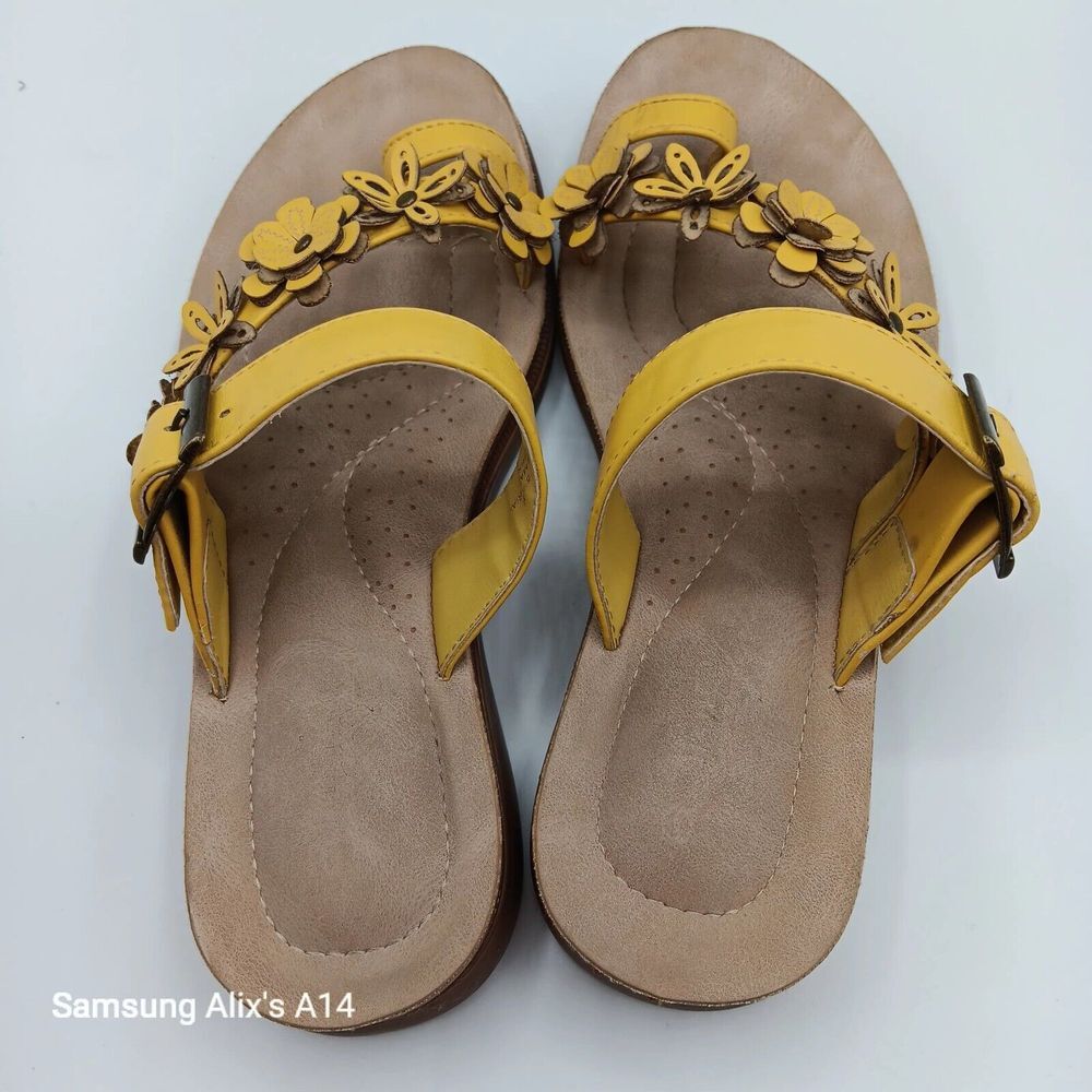 Annie Comfort Abetsy Size 5.5 Yellow Sandal Flowers - Picture 4 of 9